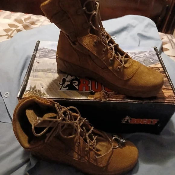 Rocky brand mens boots. New in box. Size 6.5 - Picture 9 of 16